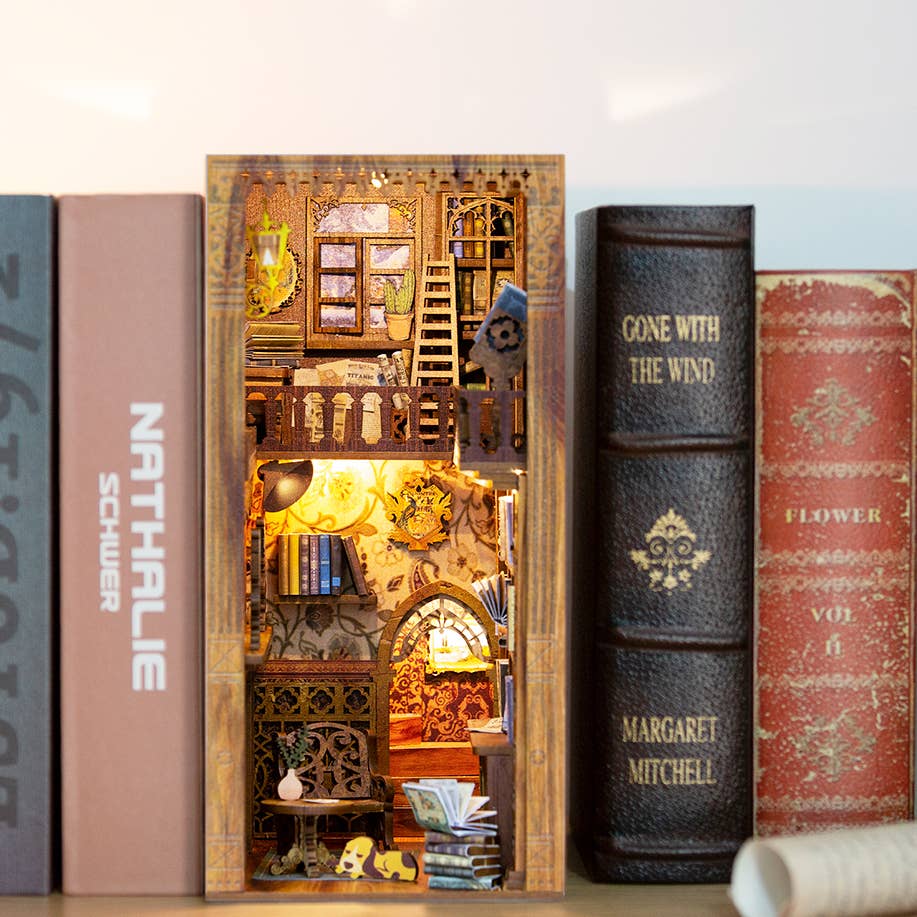 Book Nook Kit - Eternal Bookstore