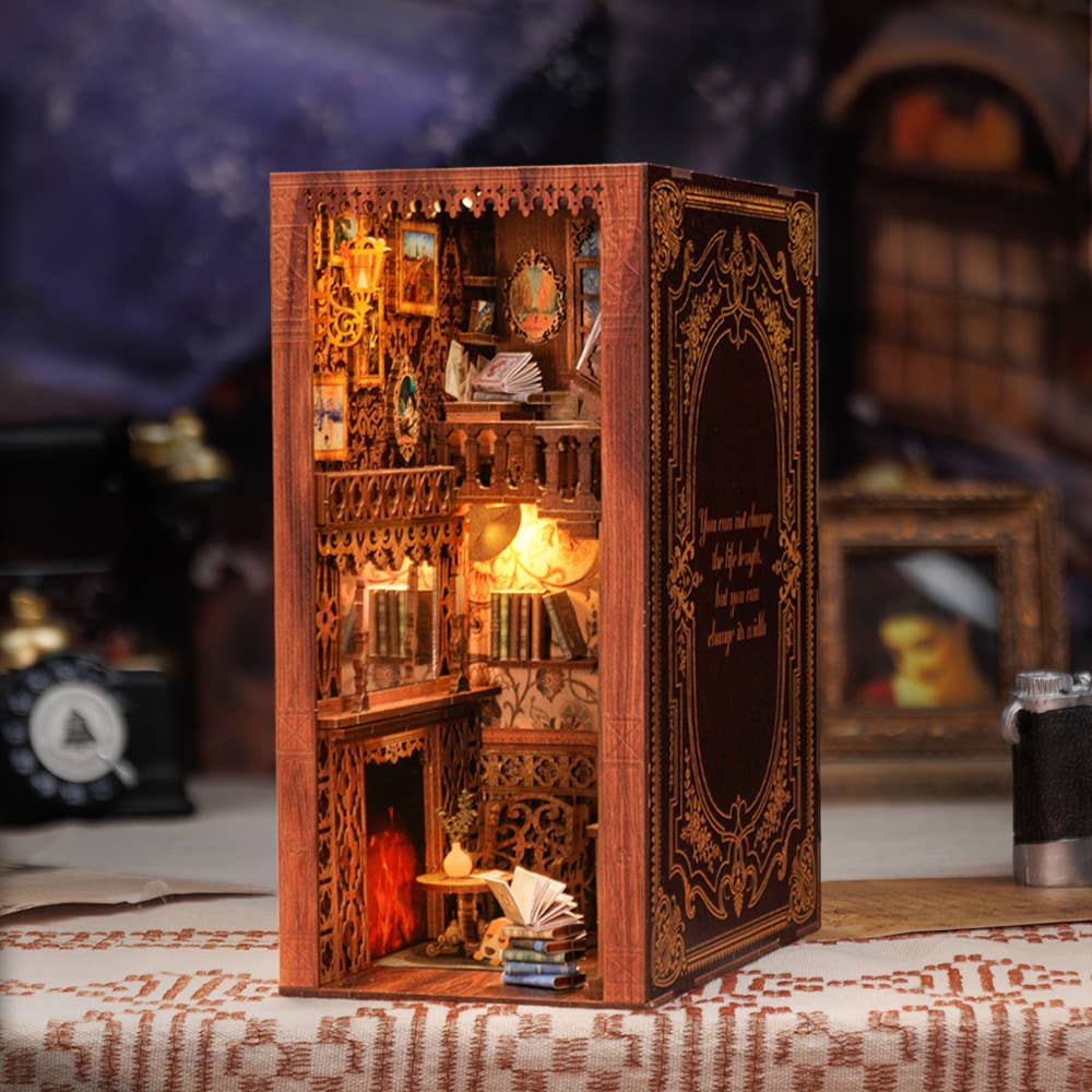 Book Nook Kit - Eternal Bookstore