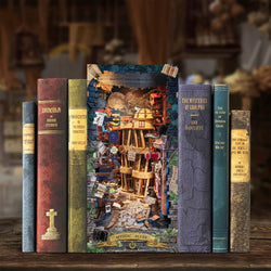 Book Nook Kit - Mystic Alley