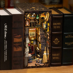 Book Nook Kit - Magic Pharmacist