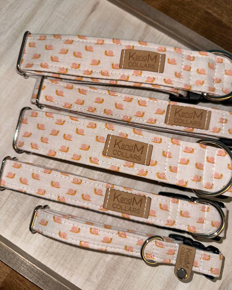 Pet Collar - Mini Snails (Medium, 14-18")