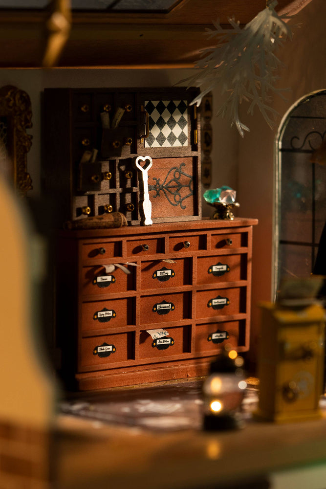 Book Nook Kit - Kiki's Magic Emporium
