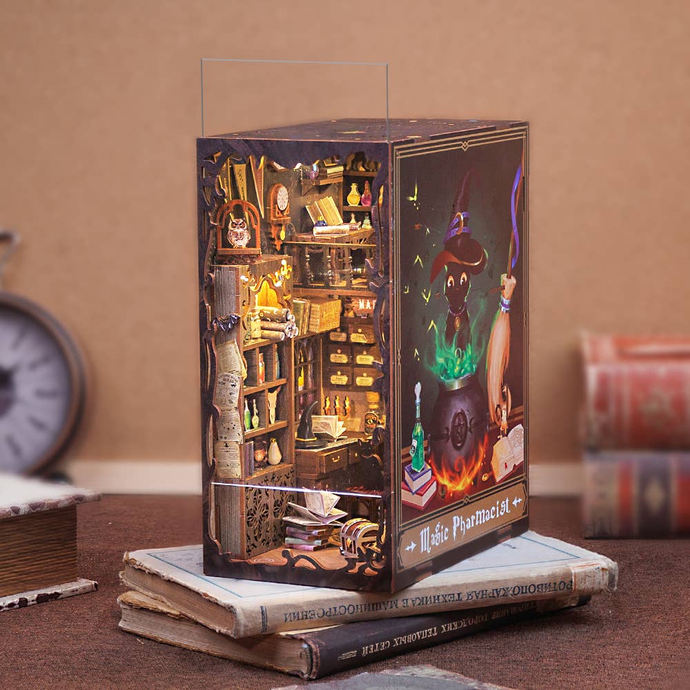 Book Nook Kit - Magic Pharmacist