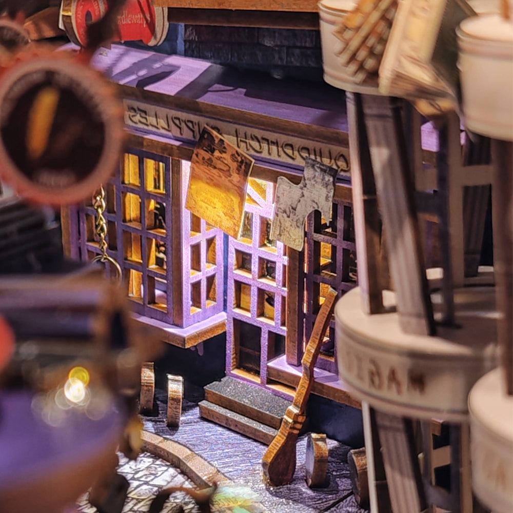 Book Nook Kit - Mystic Alley