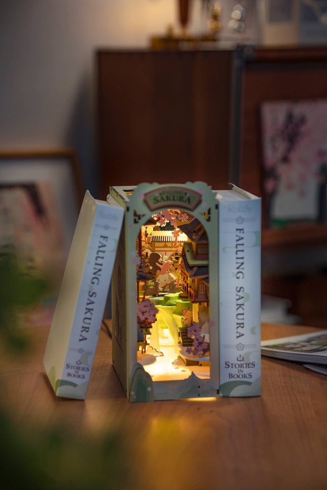 Book Nook Kit - Falling Sakura
