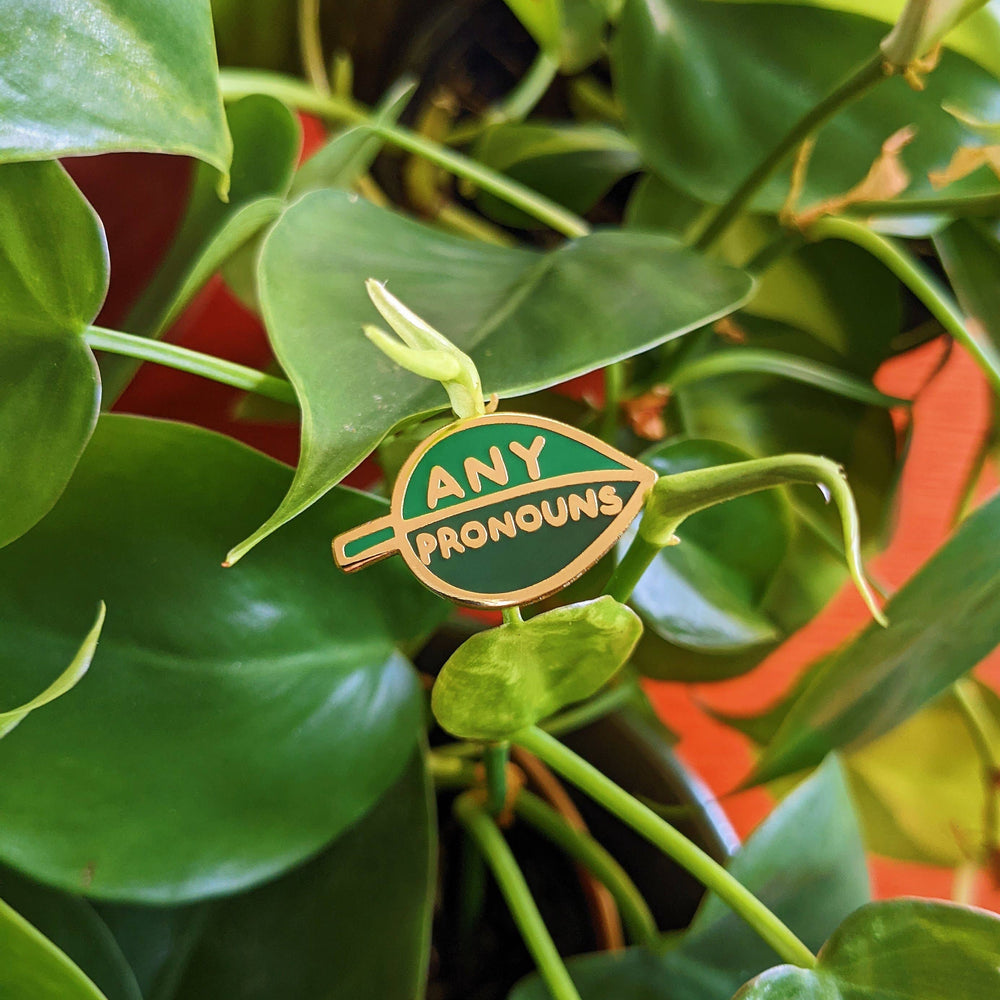 Enamel Pin - Pronoun Leaf (Any Pronouns)