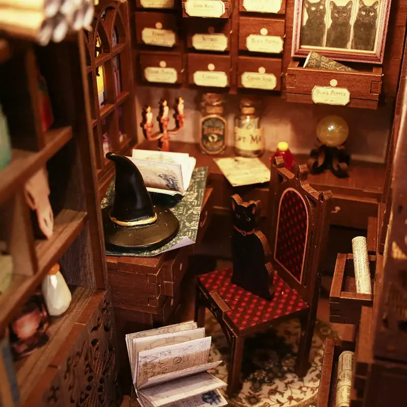 Book Nook Kit - Magic Pharmacist