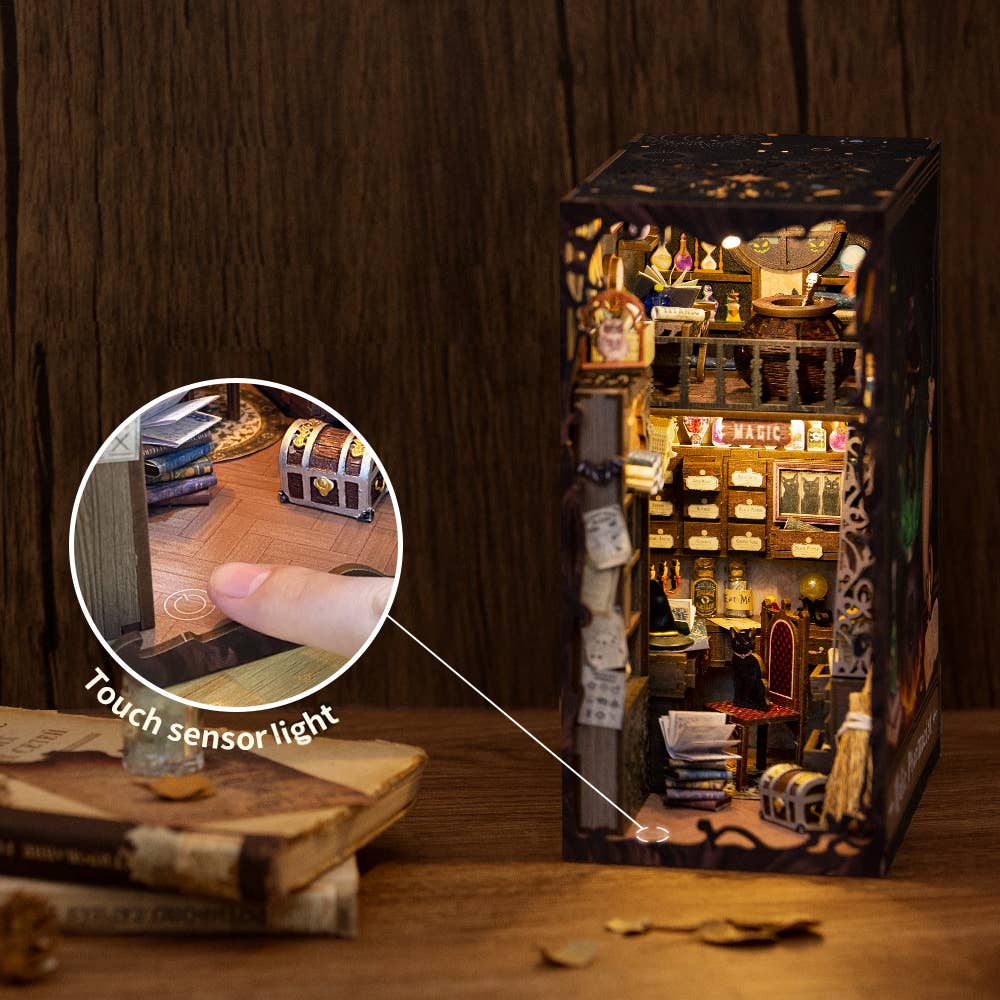 Book Nook Kit - Magic Pharmacist