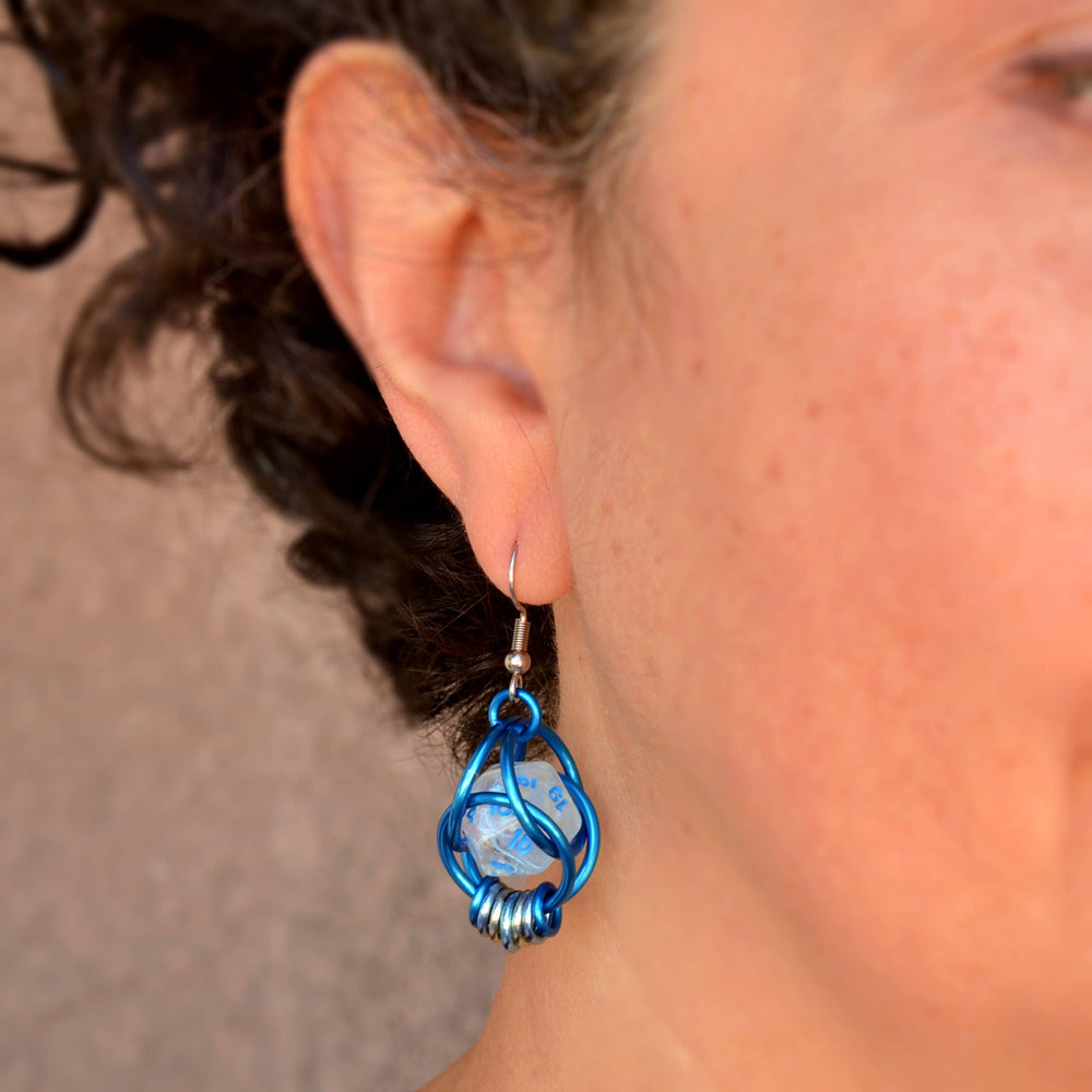Chainmaille D20 Earrings - Clear Blue Shimmer