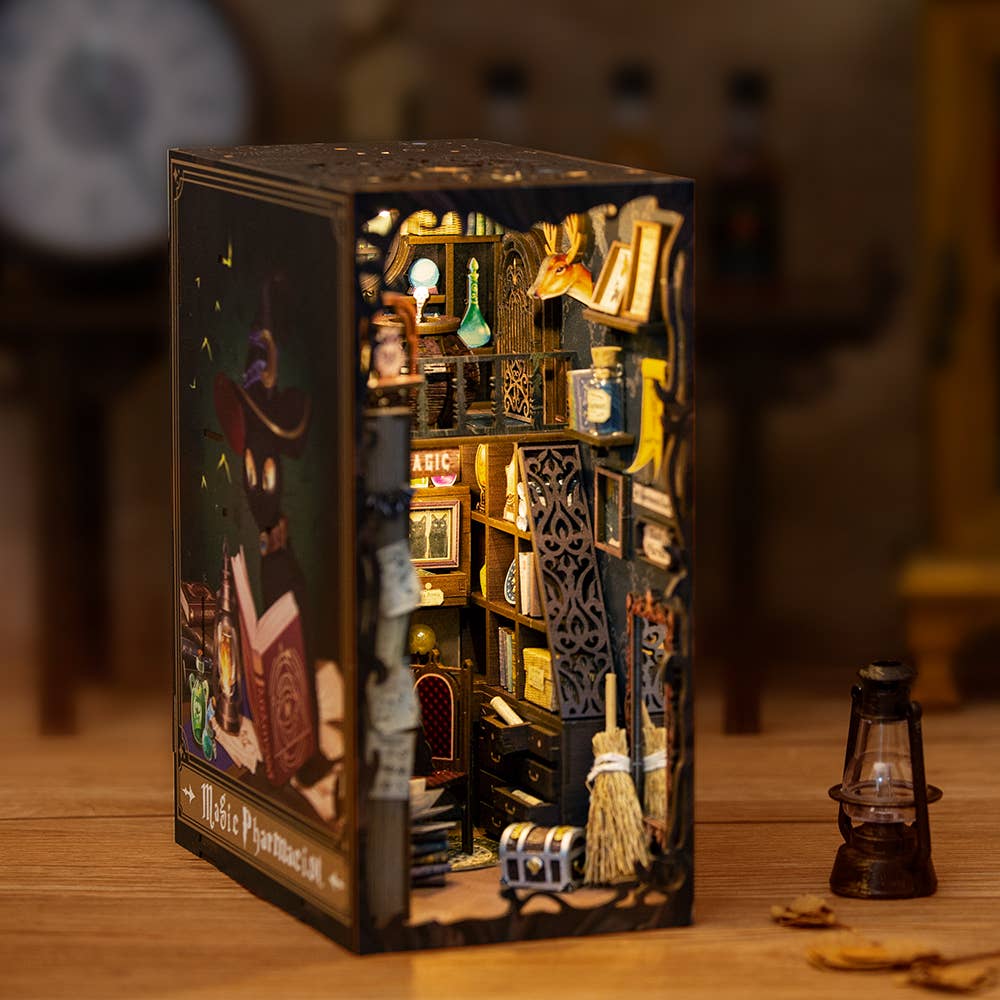 Book Nook Kit - Magic Pharmacist