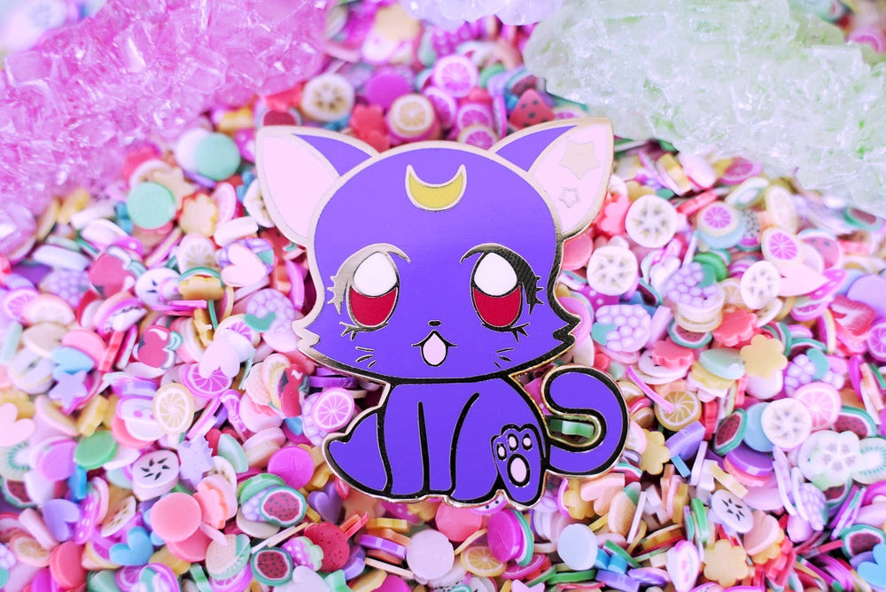 Sailor Moon Enamel Pin - Luna
